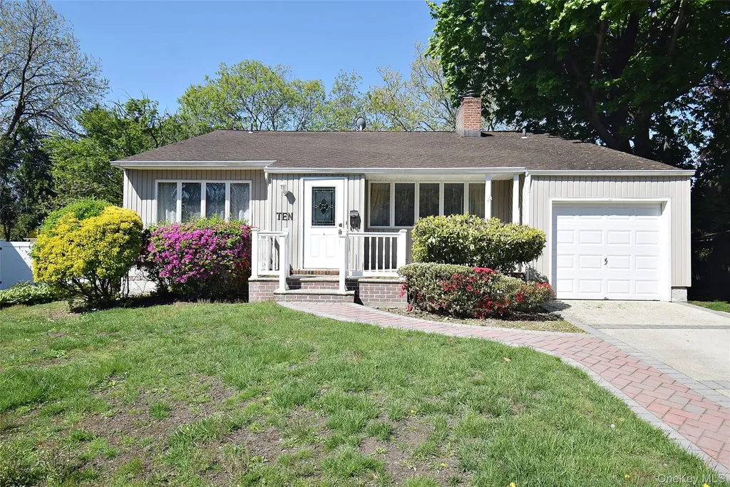 10 Tacoma Lane Syosset NY 11791