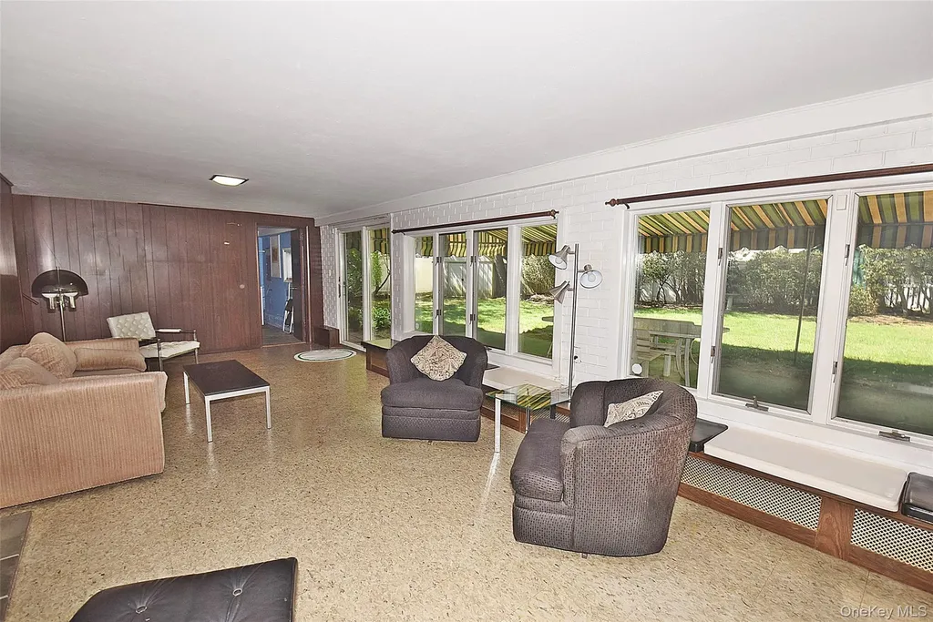 10 Tacoma Lane Syosset NY 11791