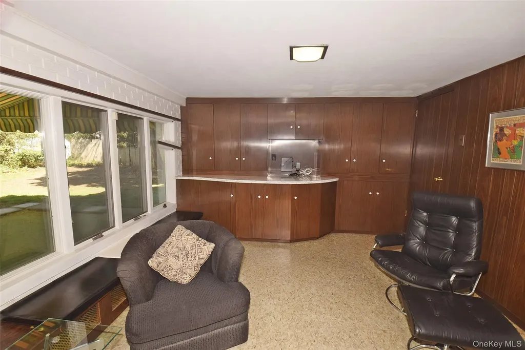 10 Tacoma Lane Syosset NY 11791
