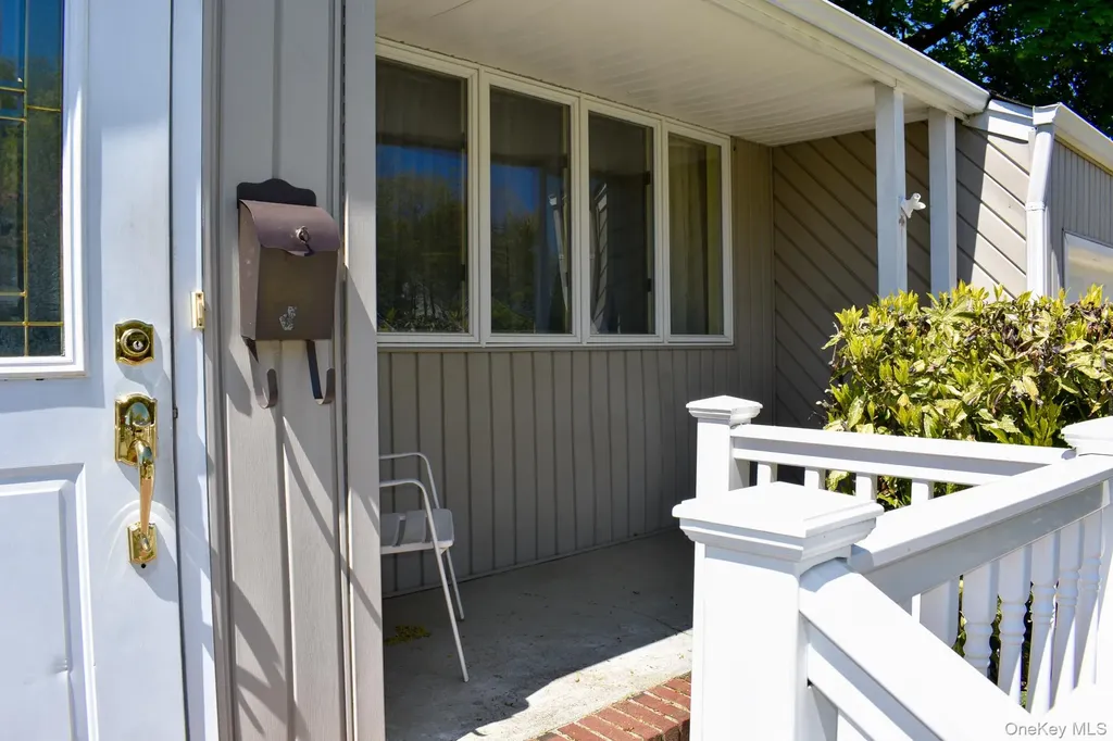 10 Tacoma Lane Syosset NY 11791