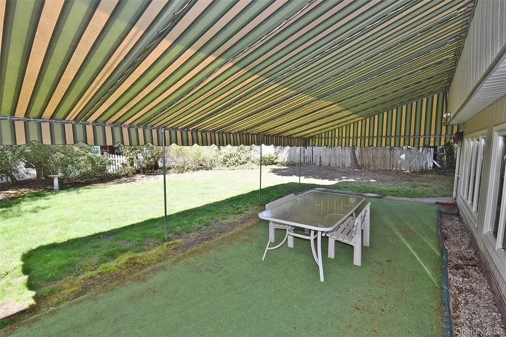 10 Tacoma Lane Syosset NY 11791