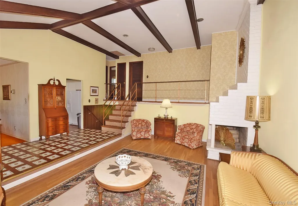 10 Tacoma Lane Syosset NY 11791