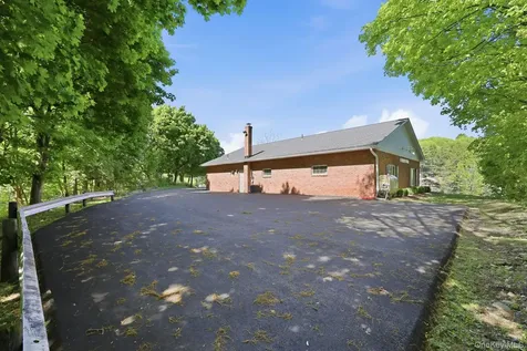 1 N Roberts Road Highland NY 12528