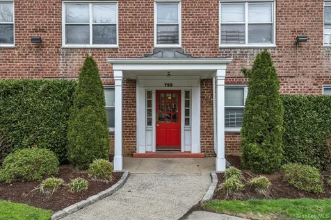 793 Palmer Road Bronxville NY 10708