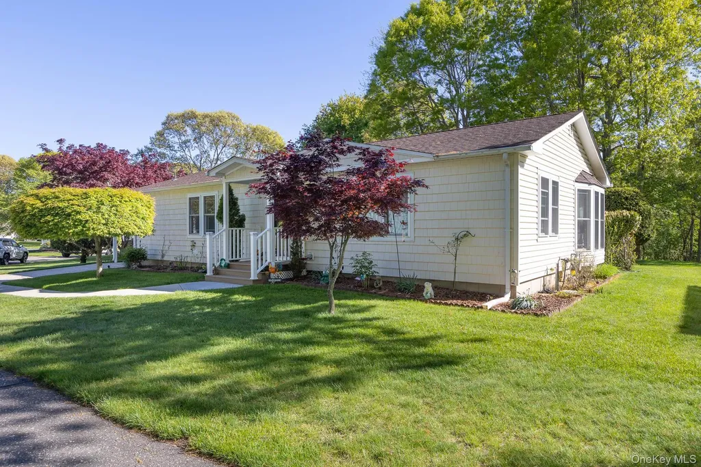 1407 Middle Road Calverton NY 11933