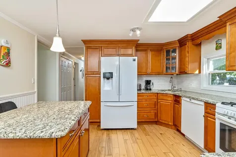 1407 Middle Road Calverton NY 11933