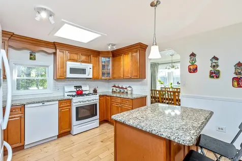 1407 Middle Road Calverton NY 11933