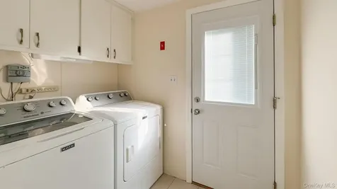 1407 Middle Road Calverton NY 11933