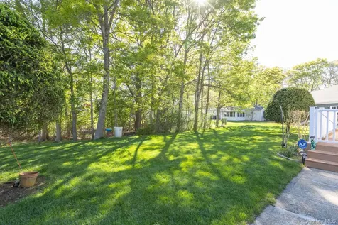 1407 Middle Road Calverton NY 11933