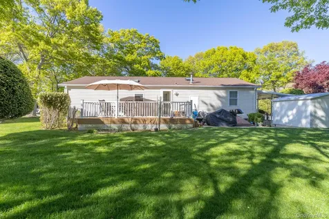 1407 Middle Road Calverton NY 11933