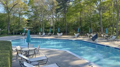 1407 Middle Road Calverton NY 11933