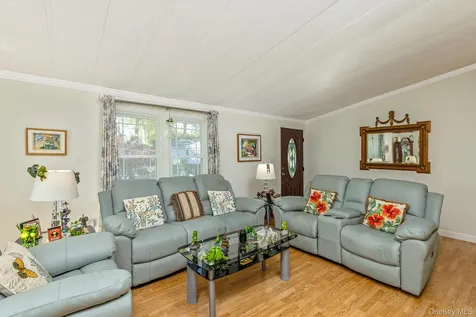 1407 Middle Road Calverton NY 11933