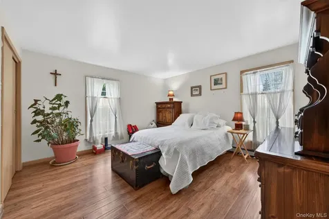 48 Farries Avenue Florida NY 10921
