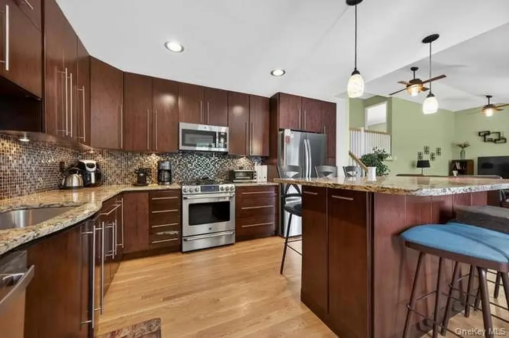 84 Harriet Lane Huntington NY 11743