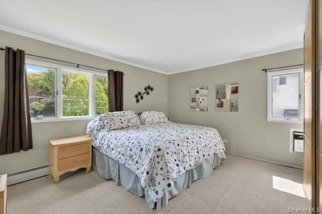 84 Harriet Lane Huntington NY 11743