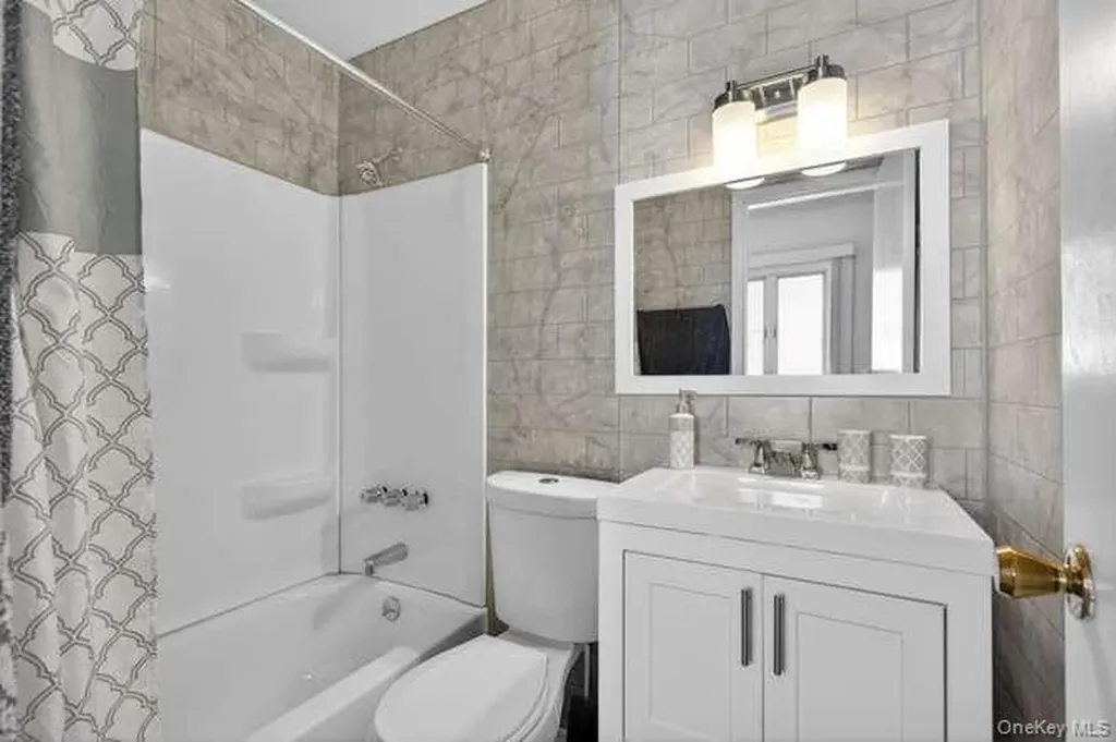84 Harriet Lane Huntington NY 11743