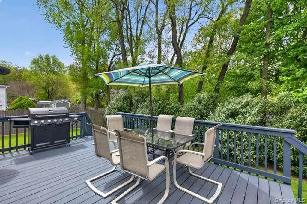 84 Harriet Lane Huntington NY 11743