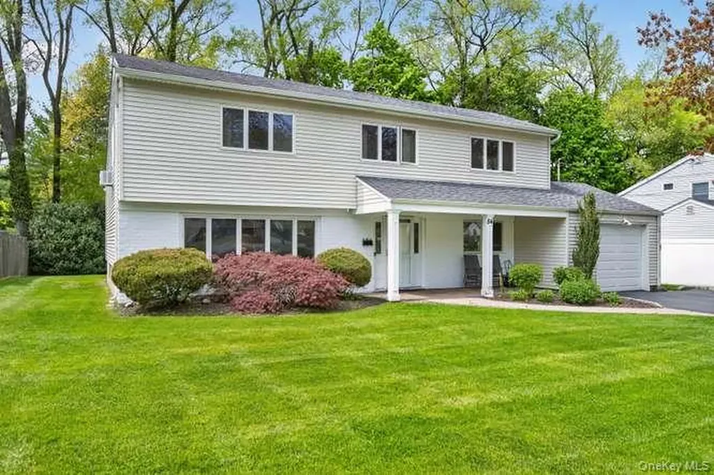 84 Harriet Lane Huntington NY 11743