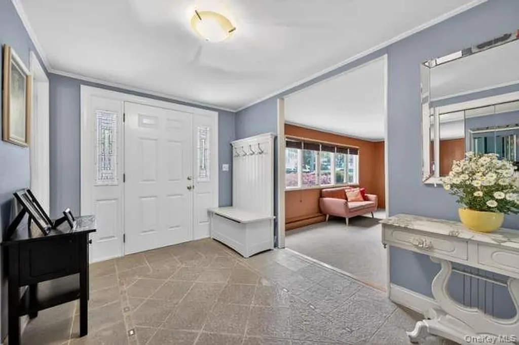 84 Harriet Lane Huntington NY 11743