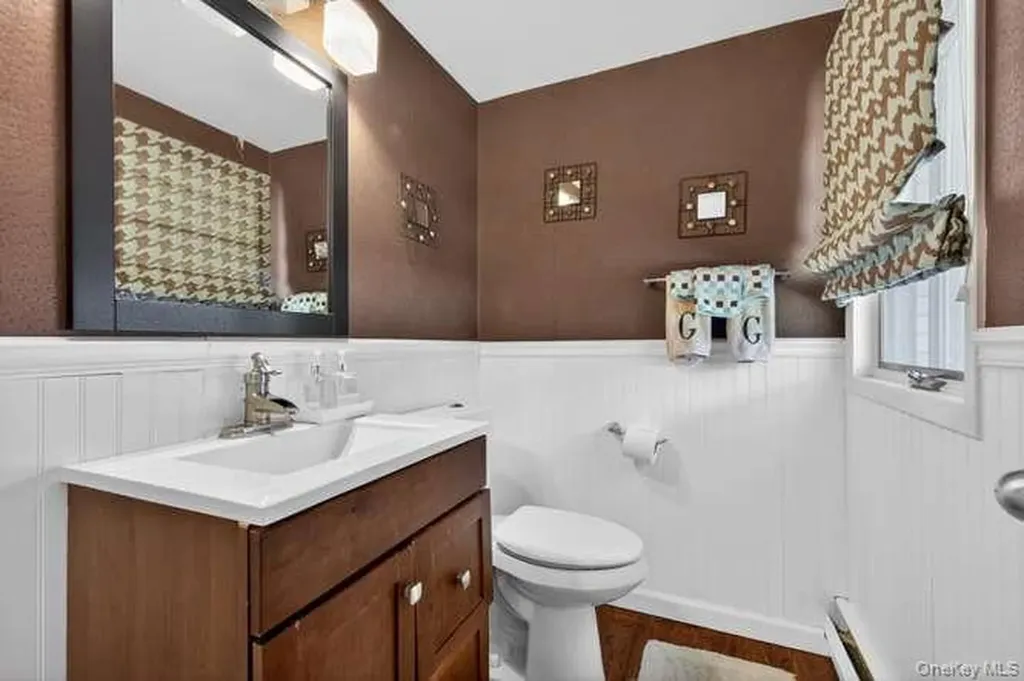 84 Harriet Lane Huntington NY 11743