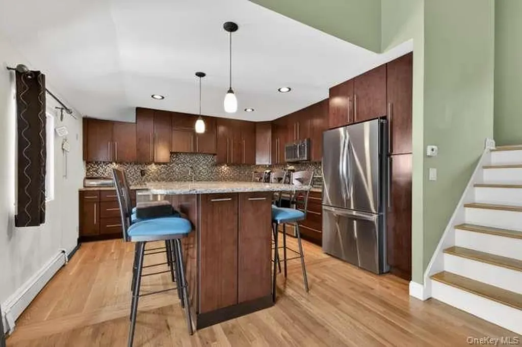 84 Harriet Lane Huntington NY 11743