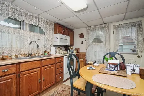 5 Irish Cape Road Napanoch NY 12458