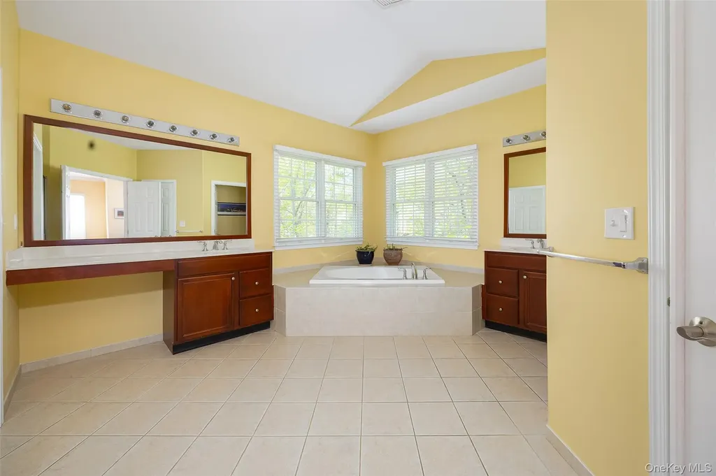 26 Hayden Court Poughkeepsie NY 12603