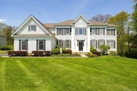 26 Hayden Court Poughkeepsie NY 12603