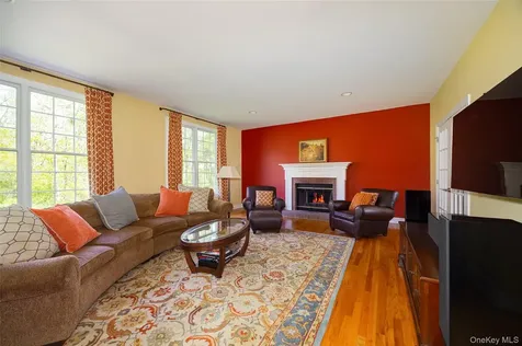 26 Hayden Court Poughkeepsie NY 12603