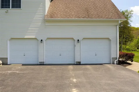 26 Hayden Court Poughkeepsie NY 12603