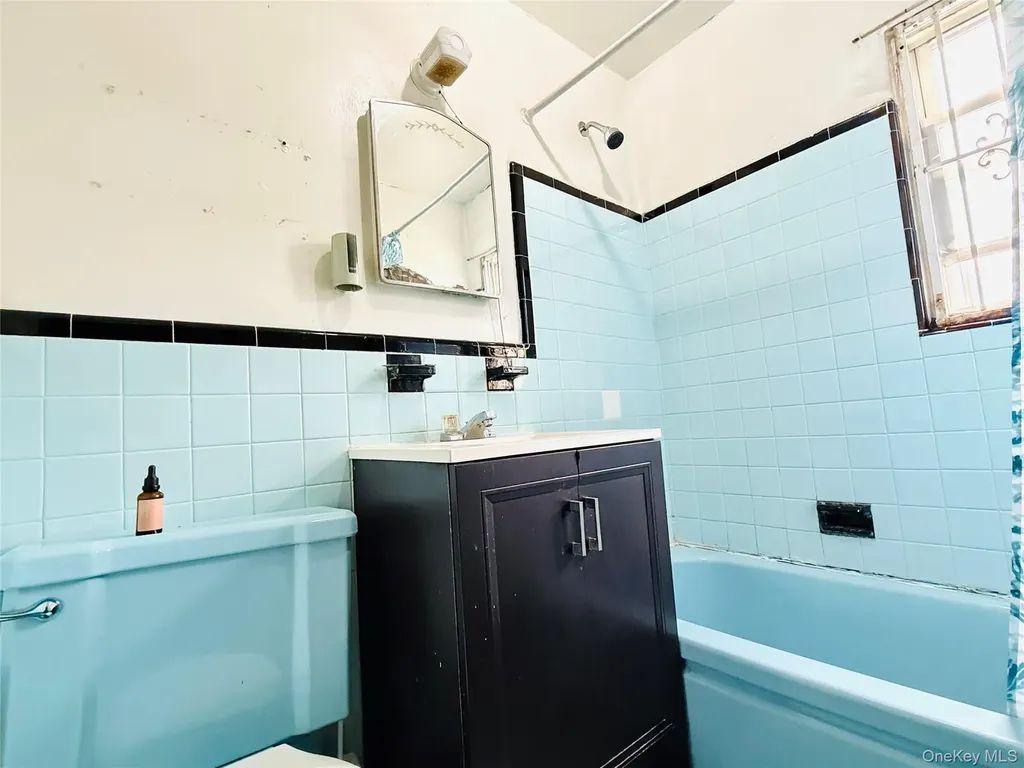 2938 Bouck Avenue Bronx NY 10469