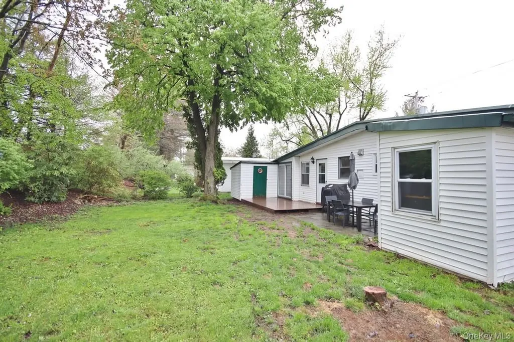 19 Crescent Circle Rock Hill NY 12775