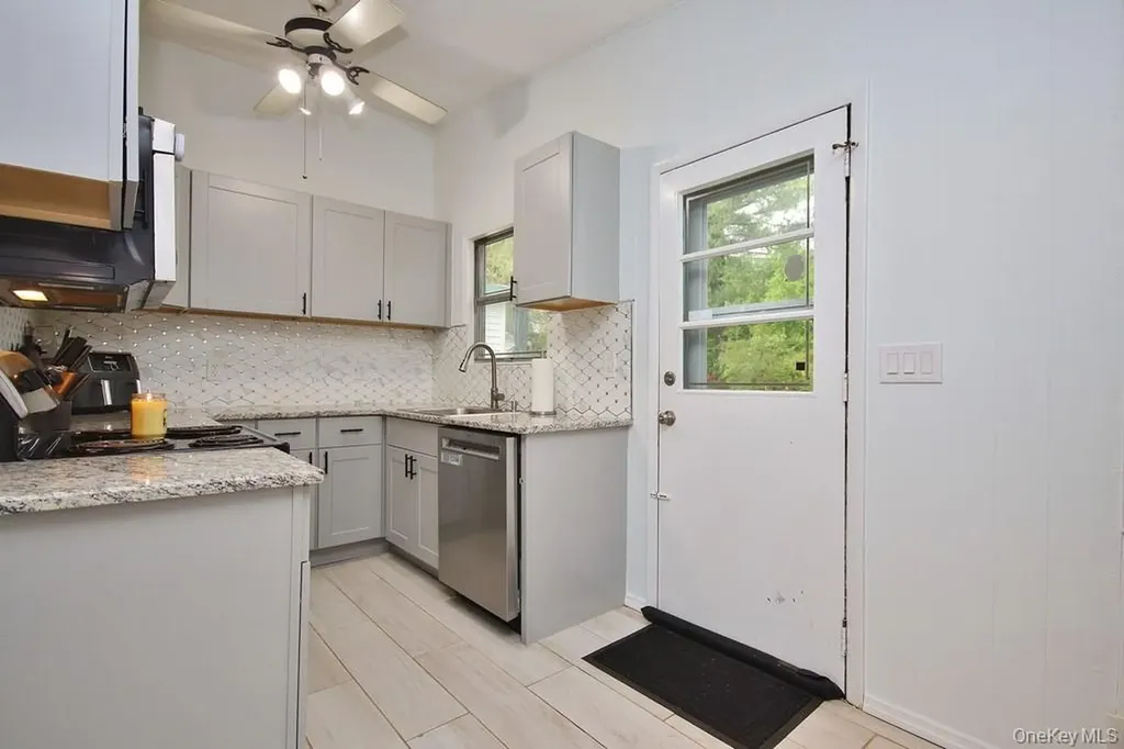 19 Crescent Circle Rock Hill NY 12775