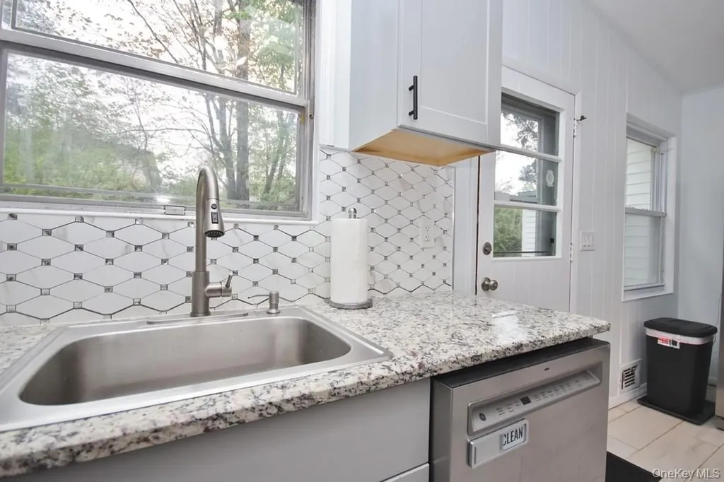 19 Crescent Circle Rock Hill NY 12775
