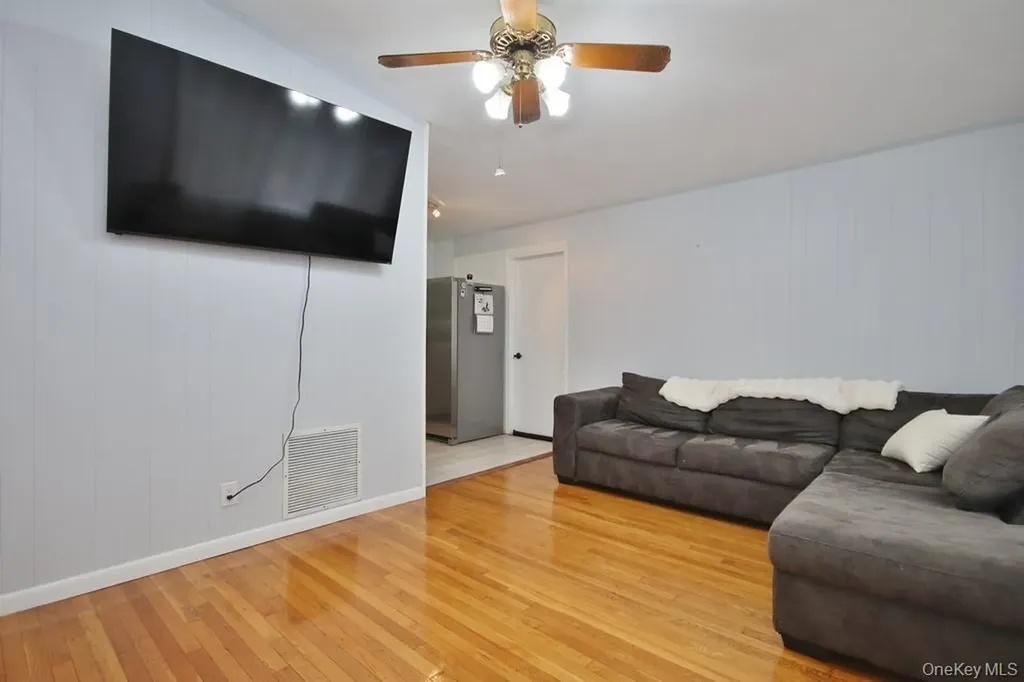 19 Crescent Circle Rock Hill NY 12775