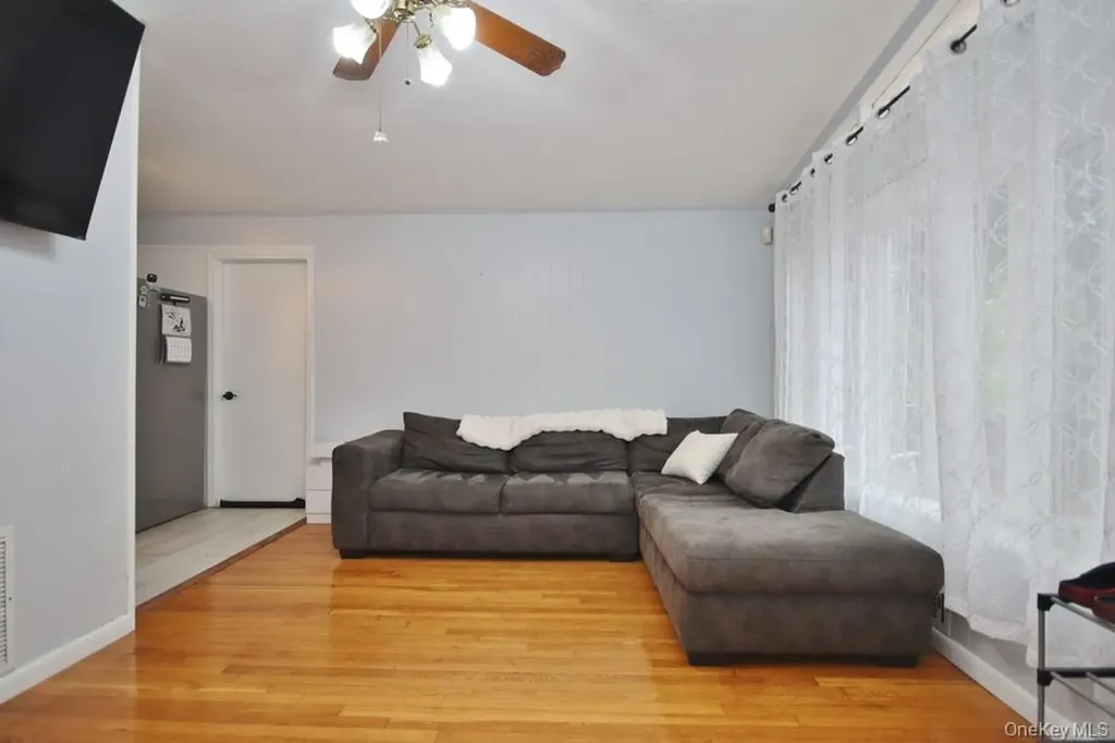 19 Crescent Circle Rock Hill NY 12775