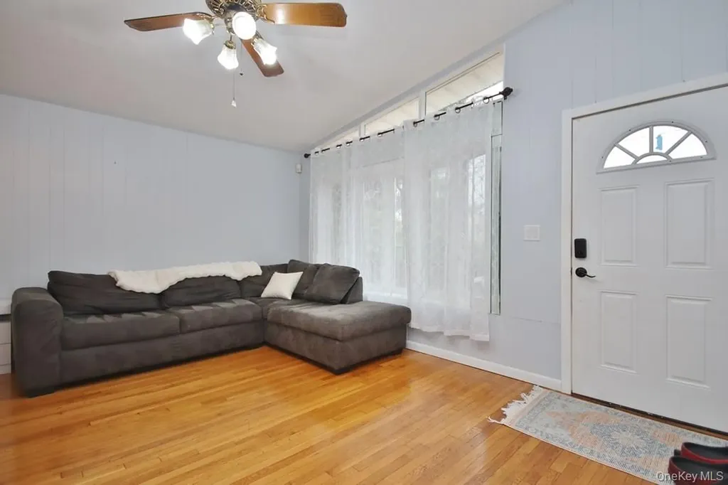 19 Crescent Circle Rock Hill NY 12775