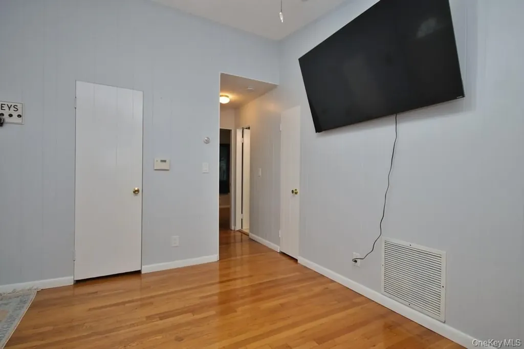 19 Crescent Circle Rock Hill NY 12775