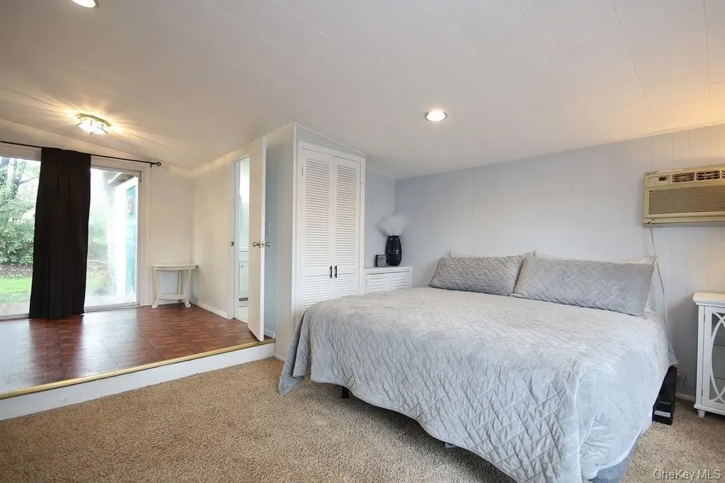19 Crescent Circle Rock Hill NY 12775