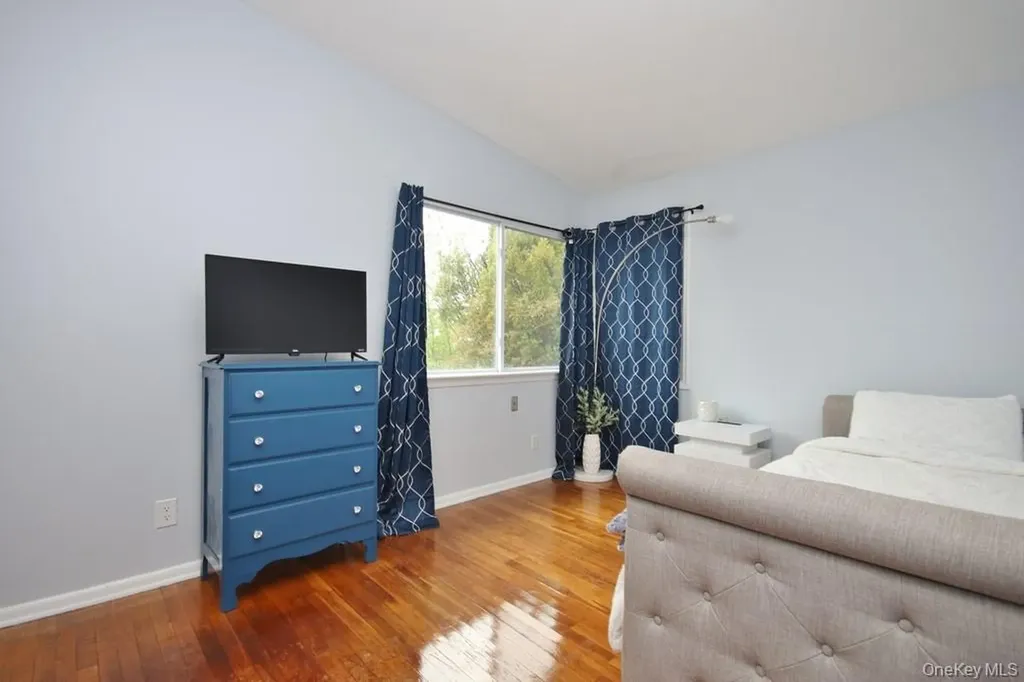 19 Crescent Circle Rock Hill NY 12775