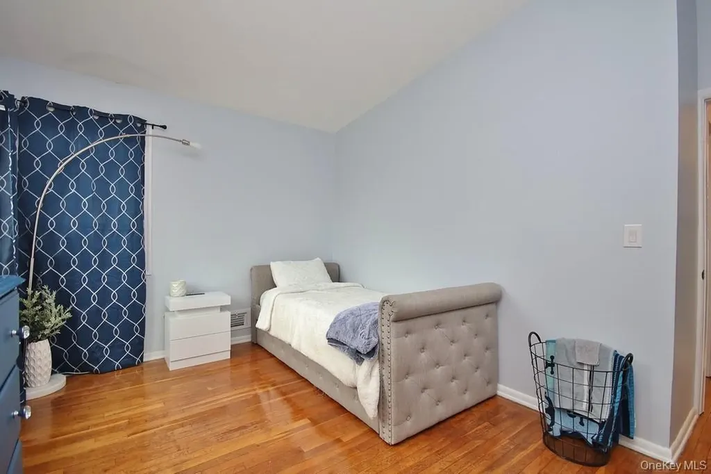19 Crescent Circle Rock Hill NY 12775