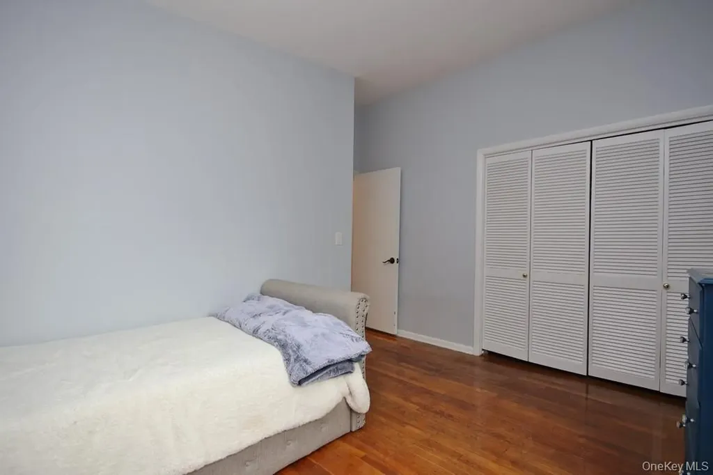 19 Crescent Circle Rock Hill NY 12775