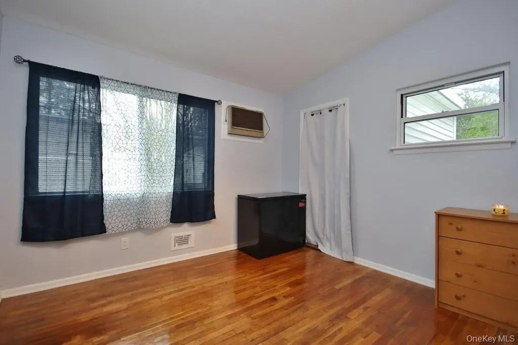 19 Crescent Circle Rock Hill NY 12775
