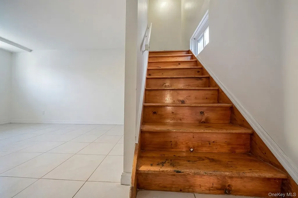22032 147th Avenue Springfield Gardens NY 11413
