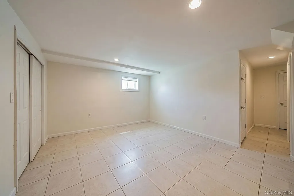 22032 147th Avenue Springfield Gardens NY 11413