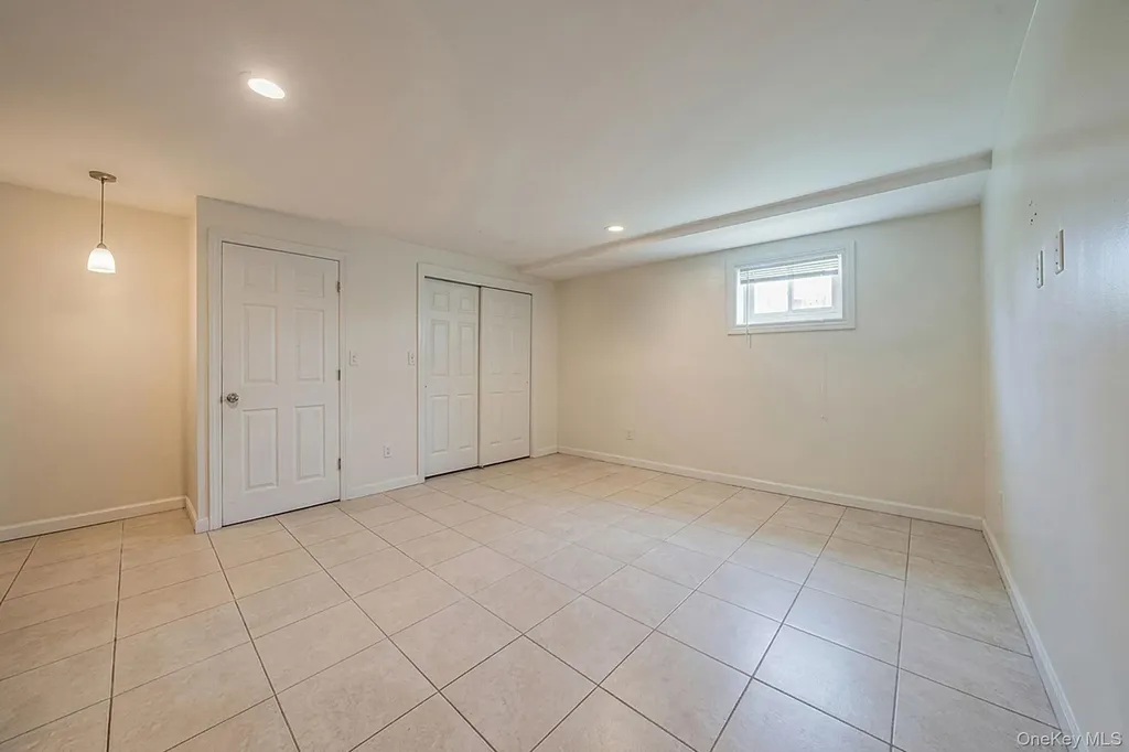 22032 147th Avenue Springfield Gardens NY 11413