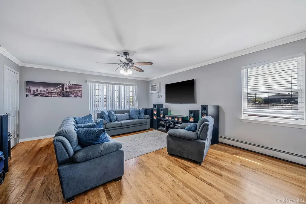 22032 147th Avenue Springfield Gardens NY 11413