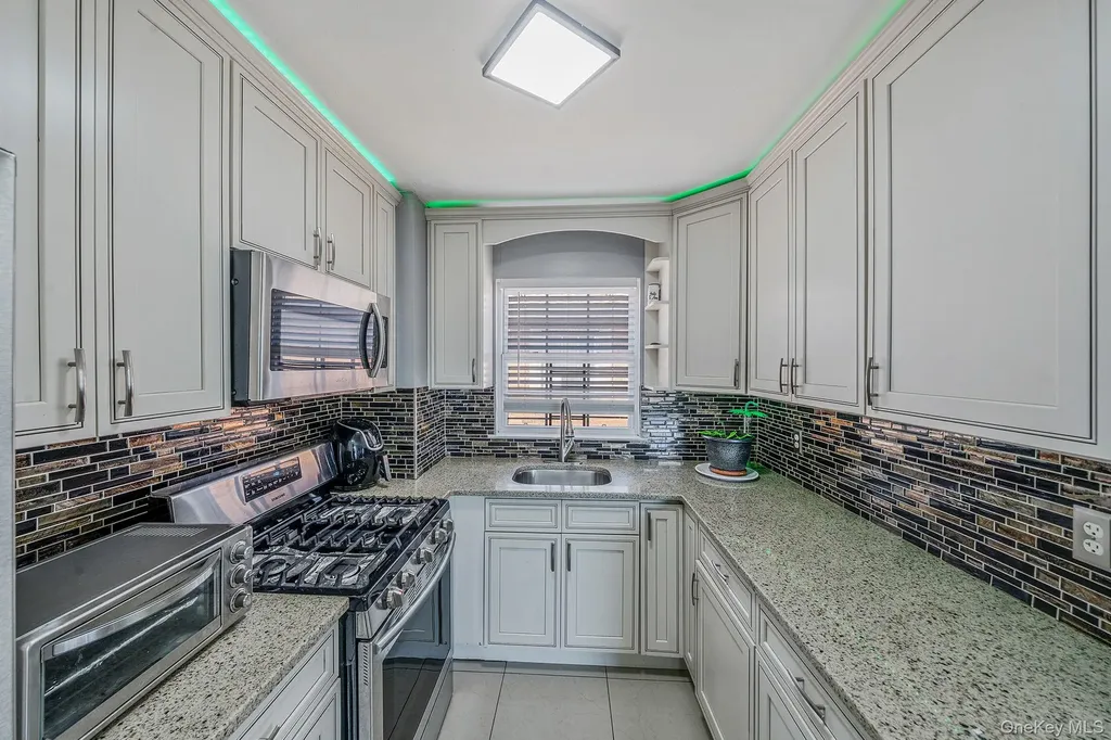22032 147th Avenue Springfield Gardens NY 11413