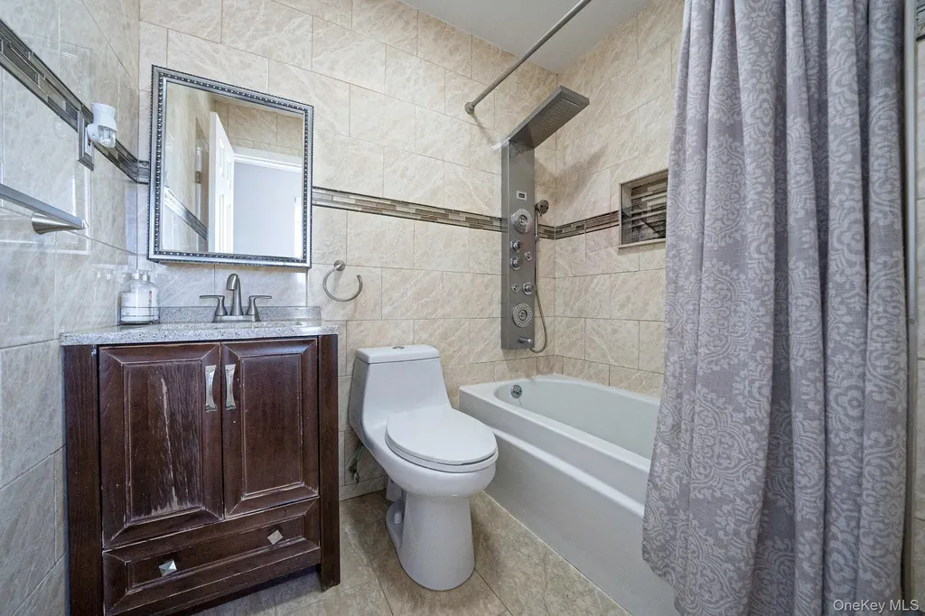22032 147th Avenue Springfield Gardens NY 11413