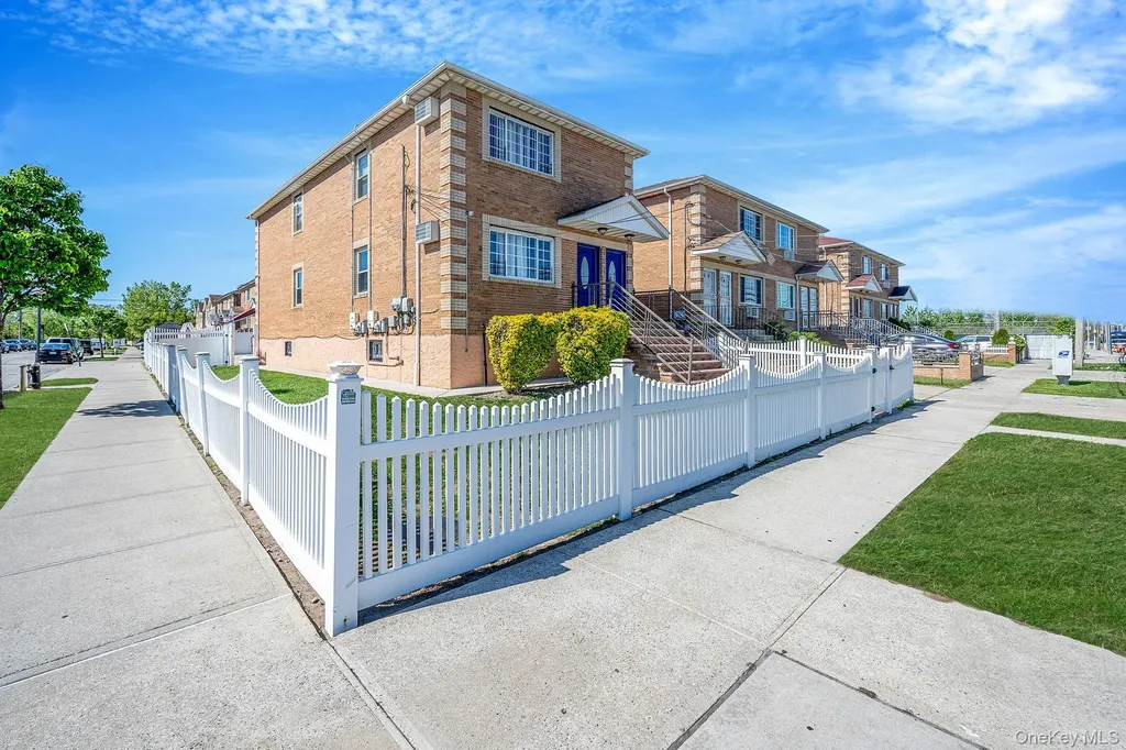 22032 147th Avenue Springfield Gardens NY 11413